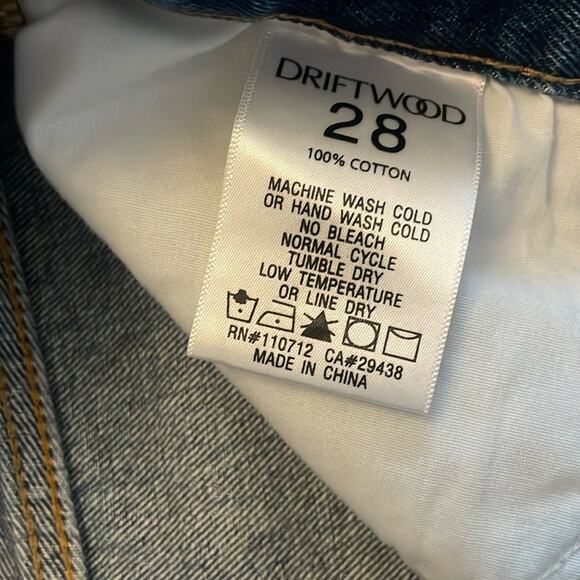 Driftwood Bird Embroidered Shorts New Size 28 Retails $128 - Picture 4 of 7